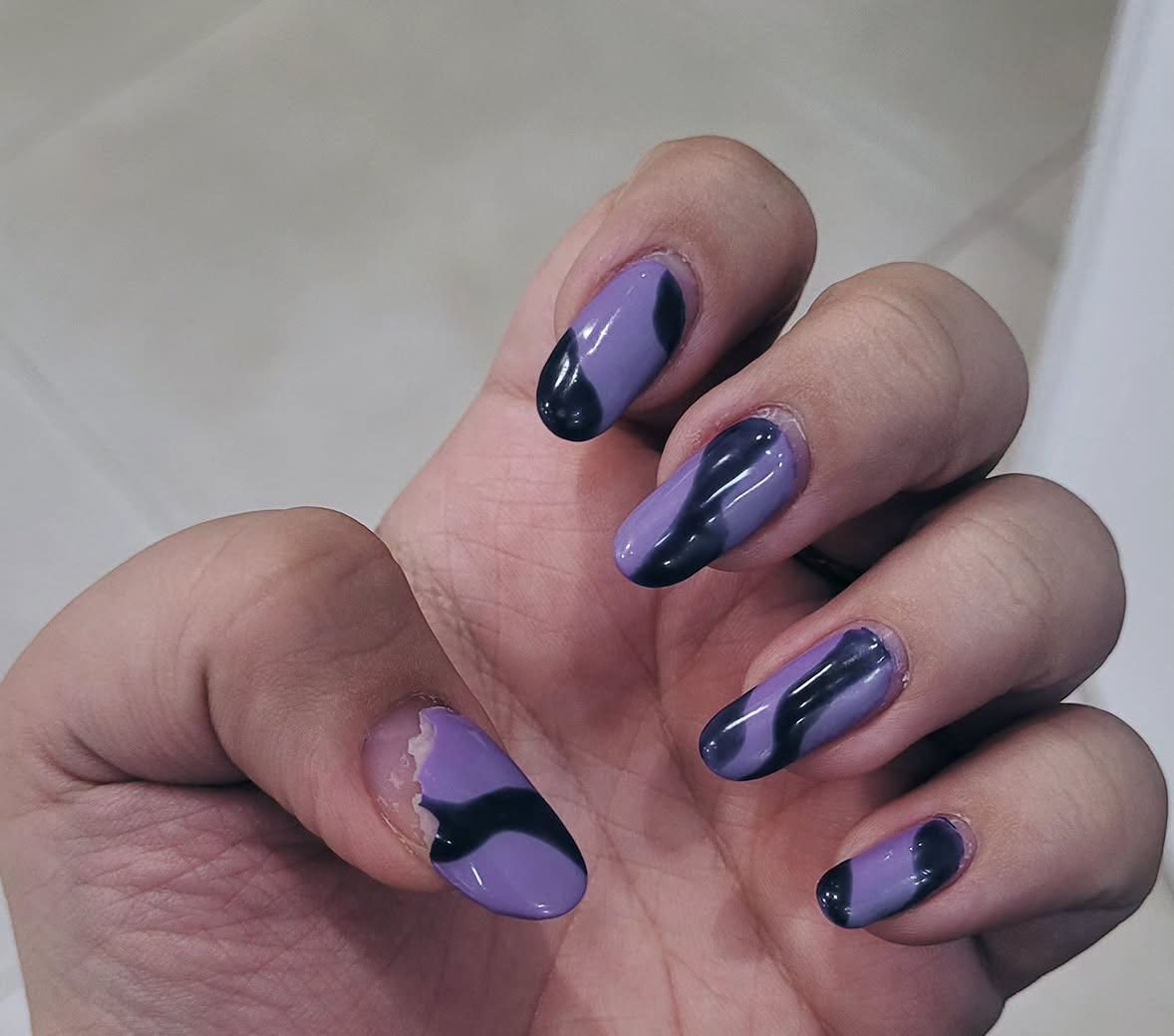 Roxo e preto — Ana Corrêa